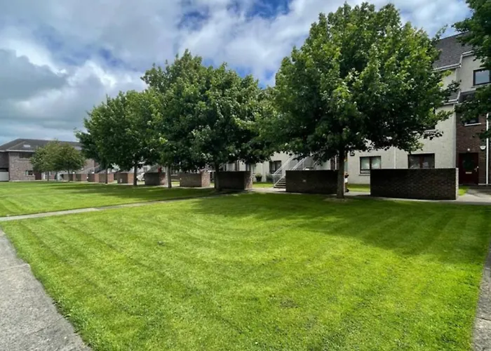 Entire 3 Bed Apartment, Close To Dublin شقة ماينوث